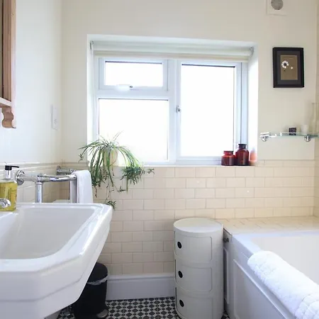 Tranquil 2 Bedroom In Totterdown * بريستول