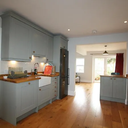 Tranquil 2 Bedroom In Totterdown بيت للعطل